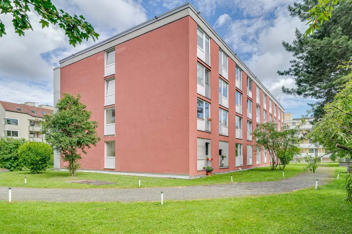 Mehrfamilienhaus in München-Ost mit Grünanlage, in dem fünf angekaufte Wohnungen liegen